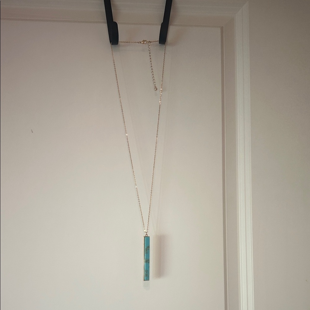 Elegant Gold and Turquoise Pendant Necklace